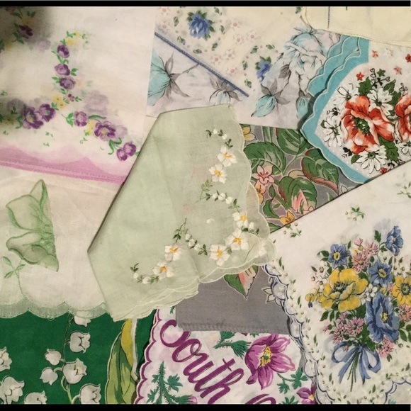 ⚜️ VINTAGE HANDKERCHIEFS - Picture 2 of 16